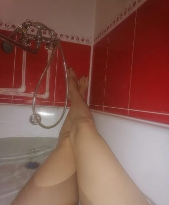 💋 У меня есть все, чтобы сделать твой вечер по-настоящему незабываемым. 🌟 Я предлагаю широкий спектр услуг, от классического массажа до экзотического стриптиза. 💆♀️💃 Будь уверен, я знаю, как доставить тебе максимум удовольствия и расслабления. 💦 Мой опыт и креативность в постели позволят нам испытать все самые сокровенные фантазии вместе. 😉 Вот что говорят мои довольные клиенты: Елена